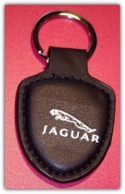Pieni nahkainen Jaguar avaimenperä