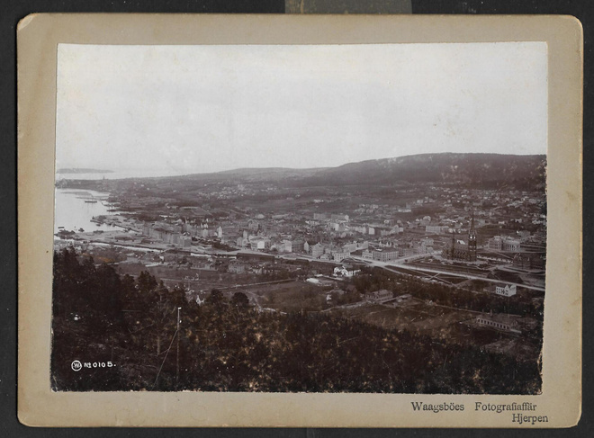 Ruotsi - Uddevalla (Waagsböes Fotografiaffär)