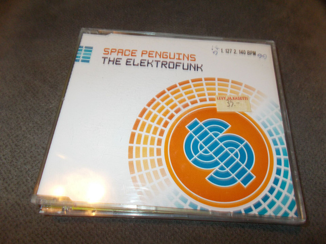 CDM SPACE PENGUINS ** THE ELECTROFUNK **