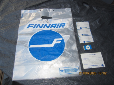 Finnair retrosetti: 4 muovikassia, tarrat + tulitikkuaski