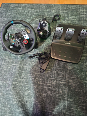 Logitech G29 -ratti + polkimet + vaihdekeppi – vähän käyt.