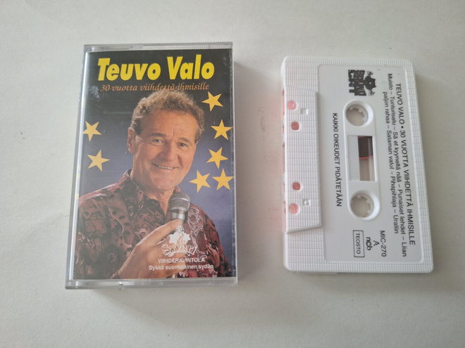 TEUVO VALO - 30 VUOTTA VIIHDETTÄ IHMISILLE c-kasetti