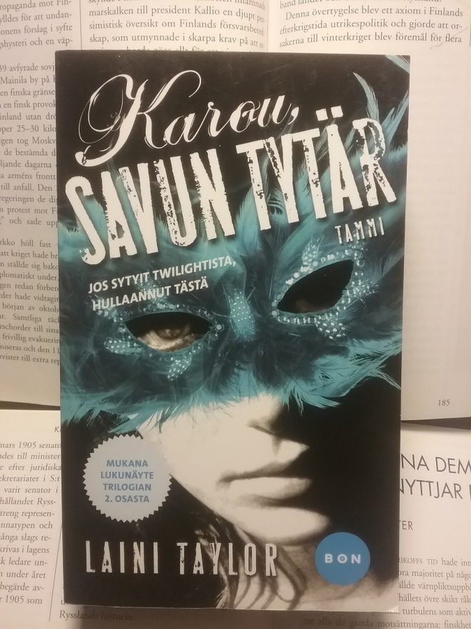 Laini Taylor - Karou, savun tytär (pokkari)