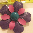 Rintakoru kukka violetti fuksia maalattua peltiä USA vintage - pikkukuva 4