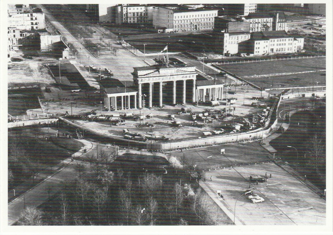 Postikortti, BERLIINI vuonna 1961, Brandenburgin muuri