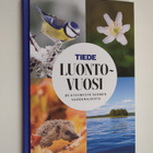 Tiede luontovuosi : 85 kysymystä Suomen vuodenajoista - pikkukuva 1