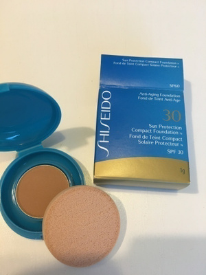 •••SHISEIDO VÄRILLINEN AURINKOSUOJAPUUTERI SPF 30•••