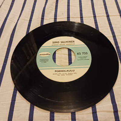 Simo Salminen – Pornolaulu / Minä Olen Paakari 45" orig 1968