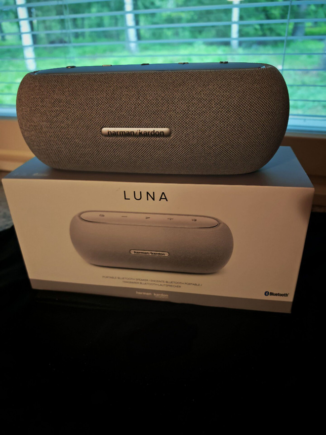 Harman Kardon Luna bluetooth-kaiutin (Uudenveroinen)