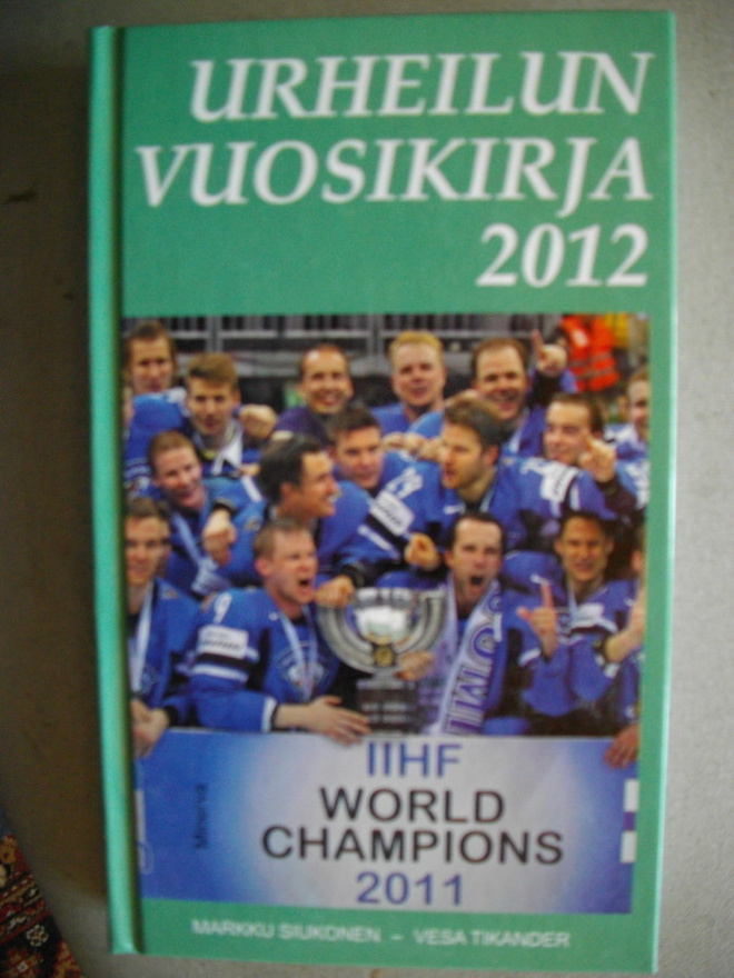 Siukonen-Tikkander: Urheilun vuosikirja 2012 (5.5)