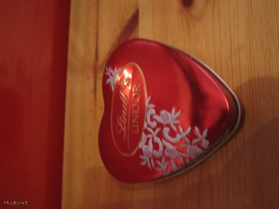 LINDT KAUNIS PELTIRASIA RETRO VINTAGE