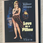 Roger Vadim: SOTILAAN LEPO (1962) Brigitte Bardot - pikkukuva 1