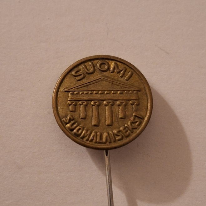 SUOMI SUOMALAISEKSI NEULAMERKKI
