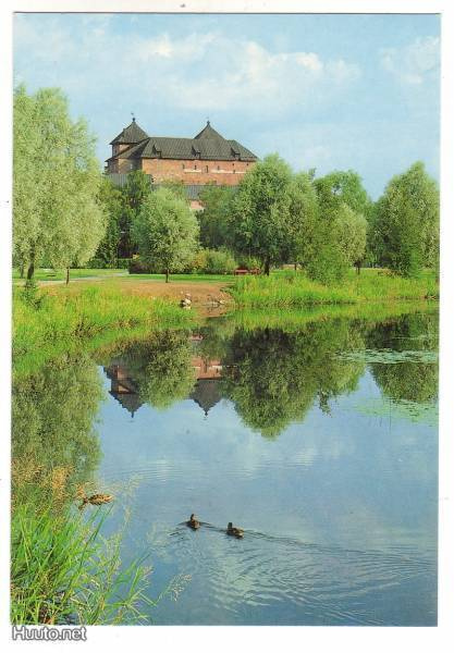 HÄMEENLINNA: Linna ja sorsia (pystykuva)