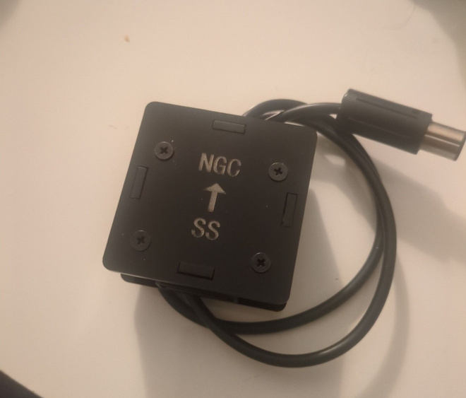 Sega Saturn to Gamecube/wii ohjain adapteri