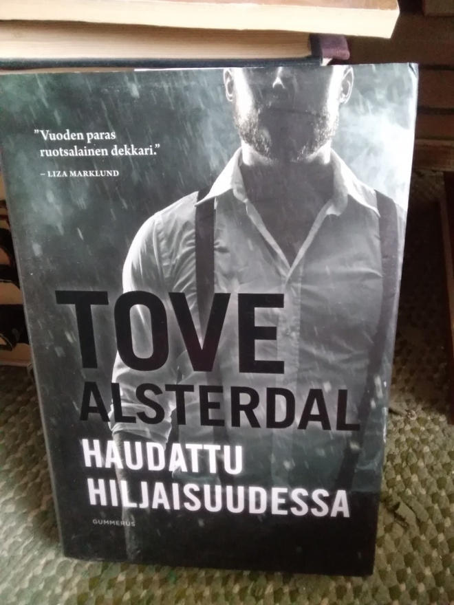 Tove Alsterdal: Haudattu hiljaisuudessa