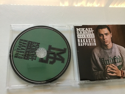 Mikael Gabriel . Rakastu räppäriin CDS single