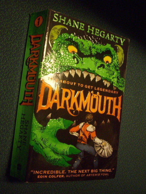 Shane Hegarty: DARKMOUTH `1 (2015) Sis.postikulut