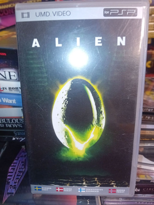 UMD VIDEO ALIEN ( SIS POSTIKULU )
