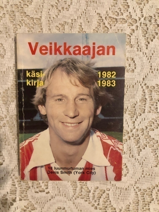 Veikkaajan Käsikirja 1982-1983.