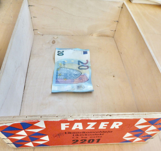 VANHA Laatikko Fazer Liköörikonvehteja 1,5 kg 2201 Vaneria