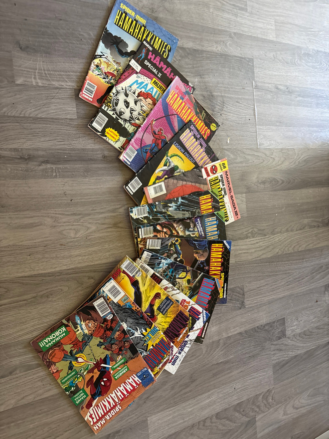 13 kpl Spider-Man lehtiä