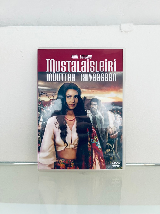 Mustalaisleiri muuttaa taivaaseen DVD