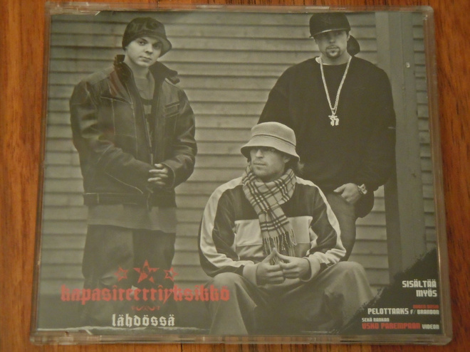 CD -  KAPASITEETTIYKSIKKÖ – Lähdössä  - 2004 hip hop MINT-