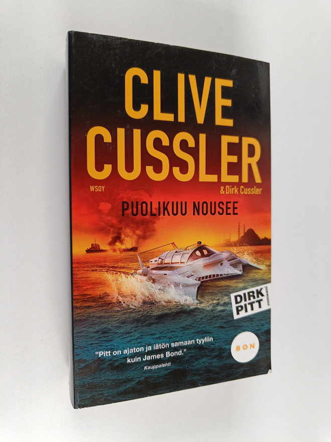 Clive Cussler ym. : Puolikuu nousee