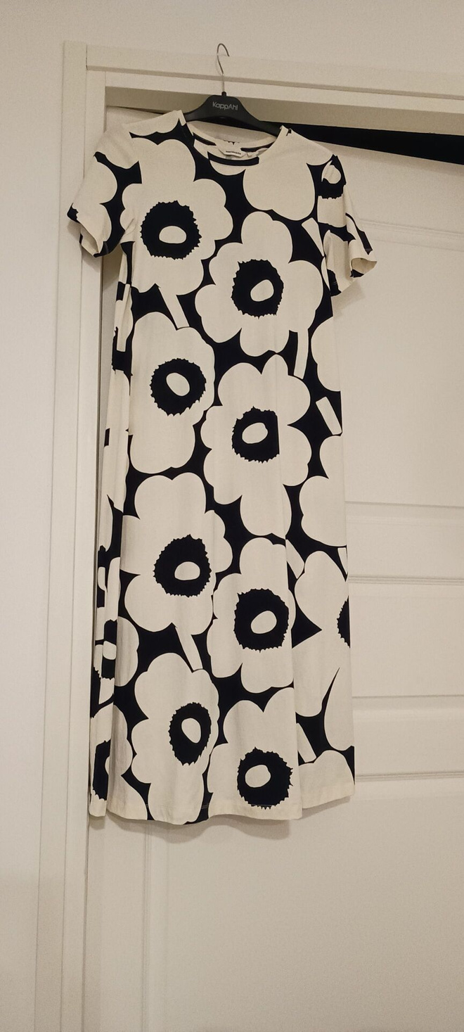 Marimekko uusi Pisteinen Unikko mekko mustavalkoinen S/M
