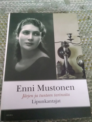Enni Mustonen: Lipunkantajat