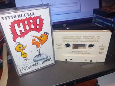 C-kasetti Lapinlahden Linnut  : Tyttö huutaa Hii ! ( SIS POS