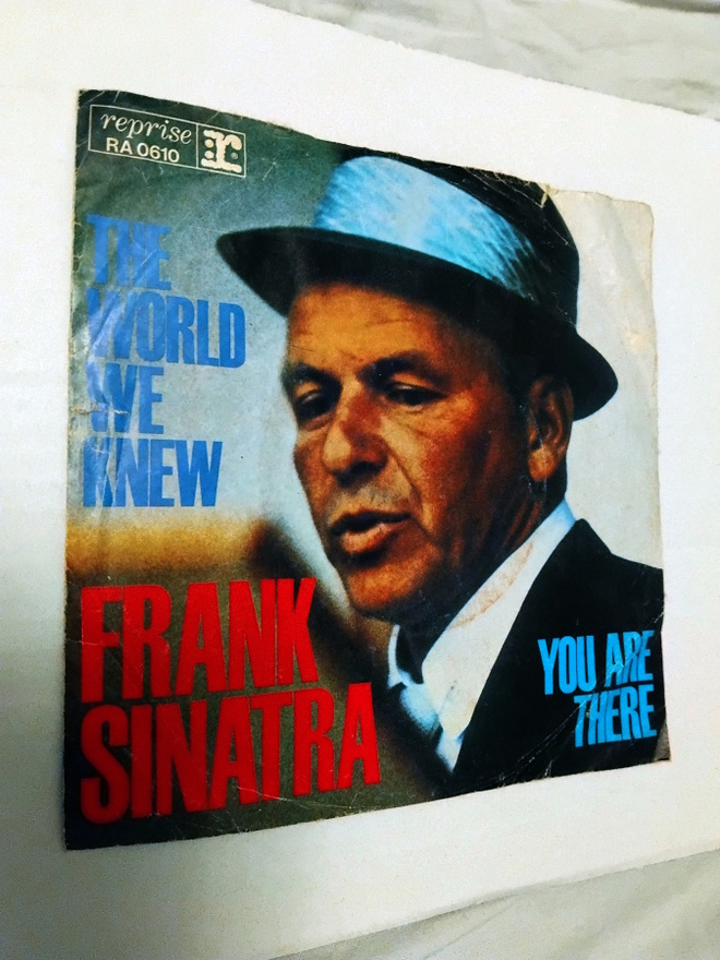 Sinatra - The World We Knew - 7'' vinyylisinkku