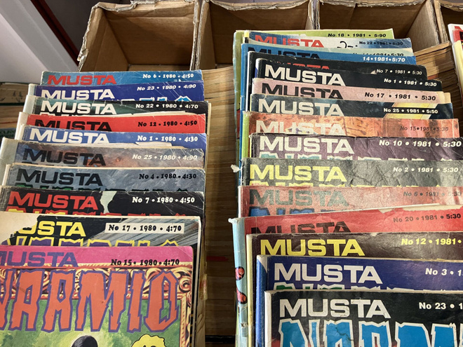 MUSTANAAMIOITA 1980-1990 100kpl