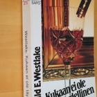 Donald E. Westlake : Kukaan ei ole täydellinen (1.p. SAPO) - pikkukuva 1