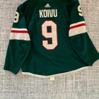 Mikko Koivu Minnesota Wild Game worn C-paita - pikkukuva 2