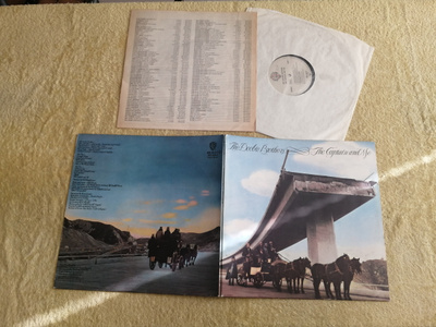 THE DOOBIE BROTHERS - The Captain And Me LP