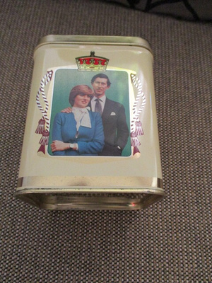 CHARLES & DIANA HÄÄT v. 1981 TEEPURKKI