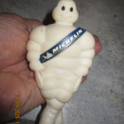 Pieni Michelin-ukko autokoriste n. 12cm (Retro) - pikkukuva 1
