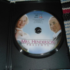 MRS. HENDERSON ESITTÄÄ (Judi Dench)*** - pikkukuva 5