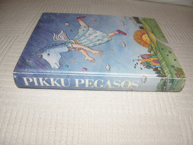 Helakisa - Svärd  (toim. kuv.) Pikku Pegasos
