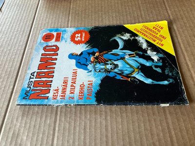 MUSTANAAMIO 11/1972