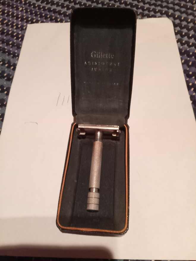 Gillette Aristocrat Junior -partahöylä