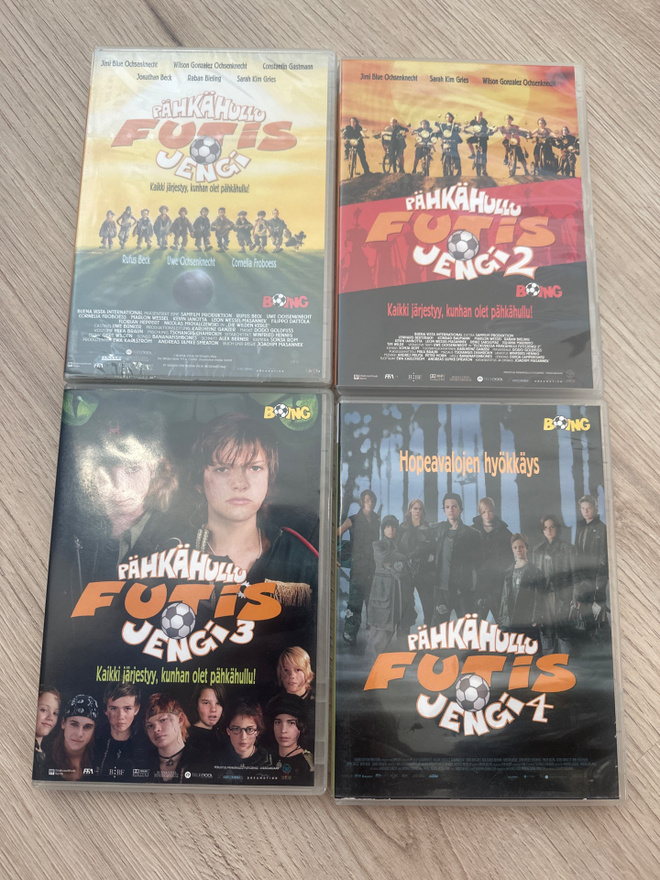 Dvd: Pähkähullu futisjengi 1-4