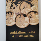Ankkalinnan väki - kultakokoelma kansiossa - pikkukuva 1
