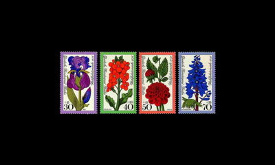 Berlin 524-7 ** Puutarhakukkia (1976)