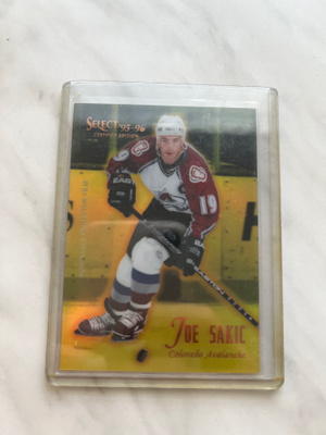 1995-96 Select Mirror Gold Joe Sakic #45
