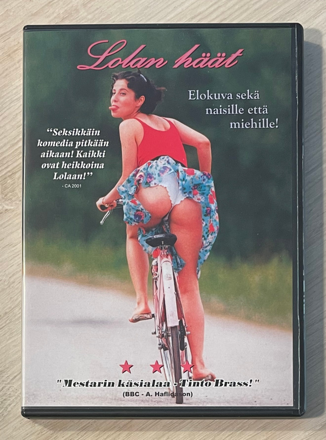 Tinto Brass: LOLAN HÄÄT (1998) eroottinen komedia