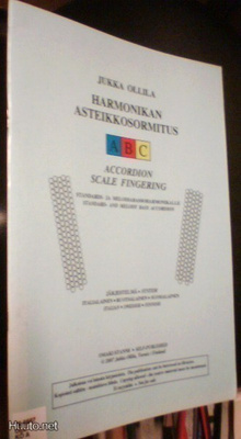 Ollila: Melodiabassoharmonikan asteikkosormitus (2007)Sis.pk