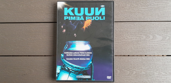 DVD: Kuun Pimeä Puoli (O: Robert Lepage 2003)